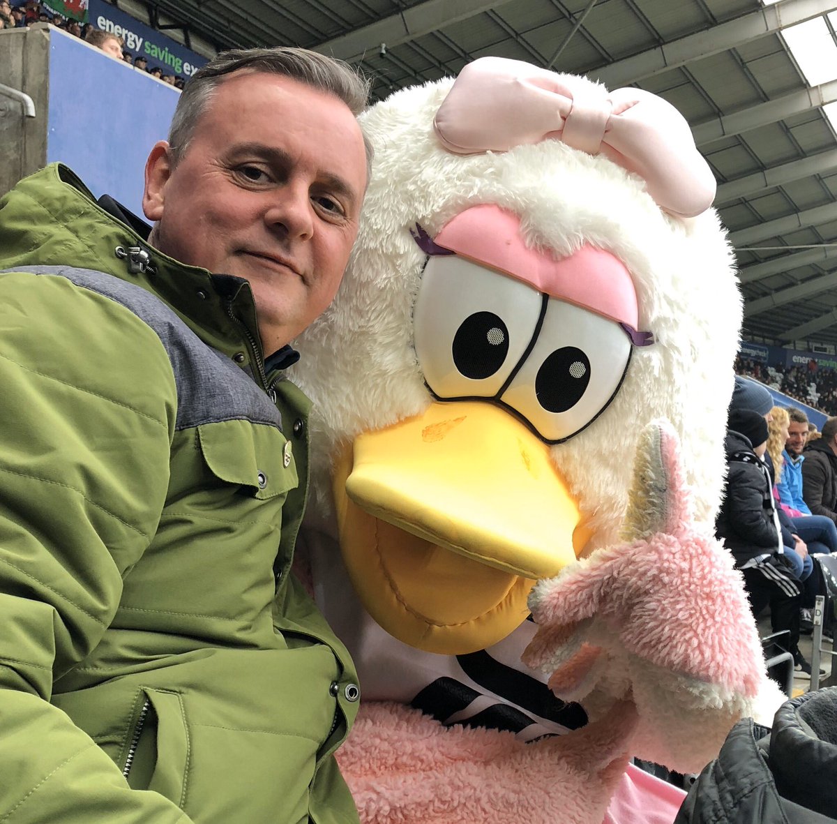 jonswansea's tweet image. Found my new wife #swansofficial @KevJohnscymru