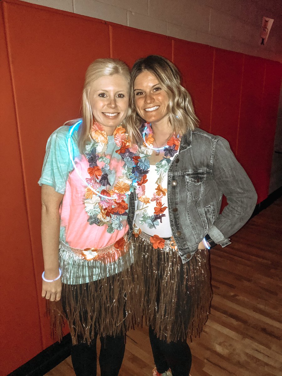 haleyembry's tweet photo. We had so much fun last night at the Pineapple Ball! We killed the dance floor!🍍💃🏽 https://t.co/FIZIRl4Ztp