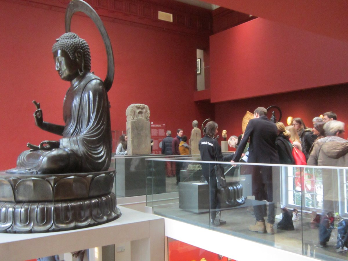 Catalaime's tweet photo. L'aide précieuse des médiateurs de l'@EcoleduLouvre ce samedi 7 mars pour appréhender toutes les facettes de la riche collection du @MuseeCernuschi Merci à eux ! https://t.co/xvzhtasK1i