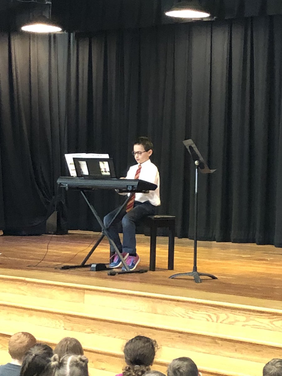 hmurphygrade4's tweet photo. Thank you for sharing your talents with us #barrowsshiningstars @BarrowsSchool https://t.co/3uSvfHGKi7