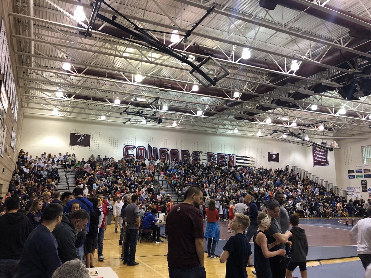 CTCoachBuck's tweet photo. Great turnout for the CCSD Middle School District Championships! ⁦@CCSDATHACT1⁩ ⁦@CTHSAthletics⁩ https://t.co/7WbQWqH1bx
