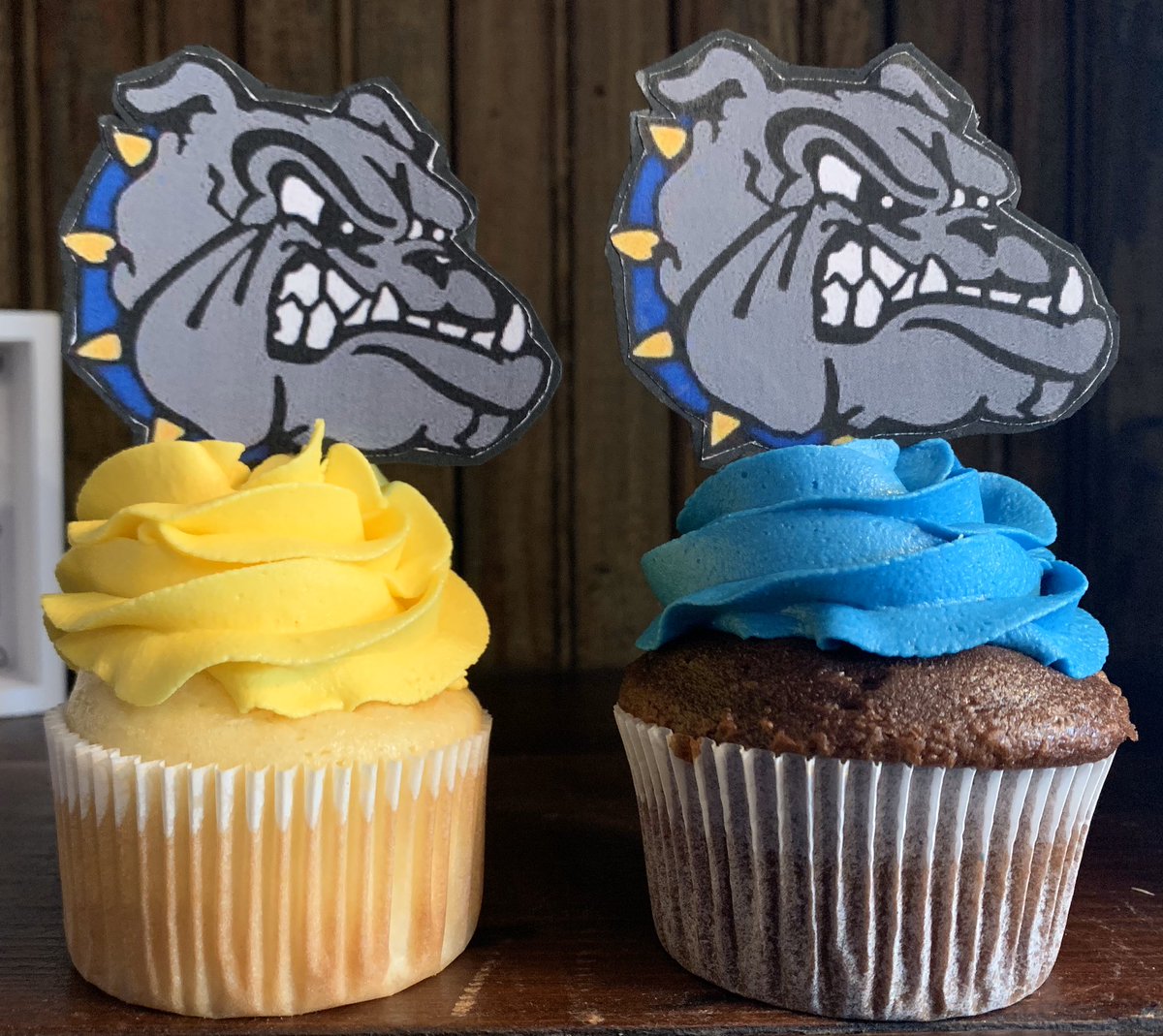 butterbeans19's tweet photo. Good luck to the MB boys and EB girls as they play quarterfinals today! #kciproud #mbdragons #ebbulldogs #butterbeansbakery https://t.co/TAa45RtJO5