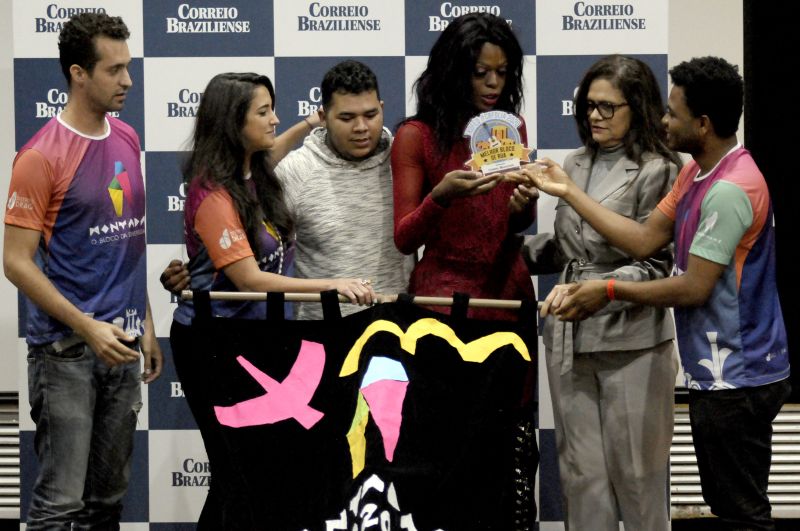 correio's tweet photo. Bloco das Montadas conquista o bicampeonato do Troféu #CBFolia https://t.co/5hJKf7lyMz https://t.co/0rrrFoAq3R