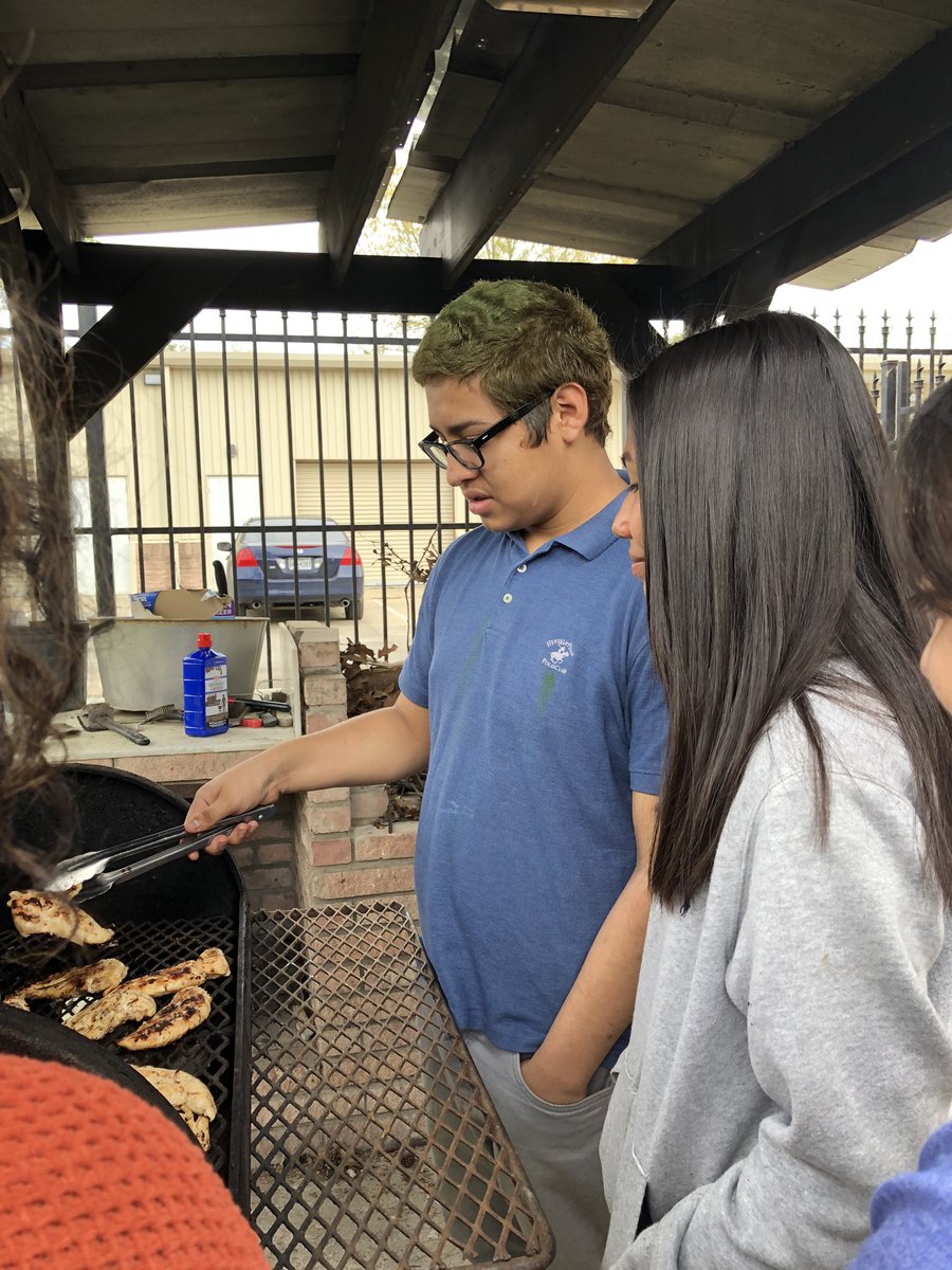 MVPNHS's tweet photo. First time at the grill this spring. MVP students making lunch at the Turning Point Center n Spring Branch. @northbrookhigh https://t.co/ifXf1SwMS0
