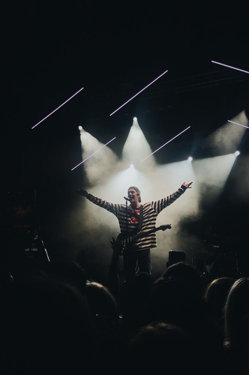 panckschampagn's tweet photo. I am so thankful for this band ๐ค @pauljasonklein @thisisLANY #M3F2020 https://t.co/yDQqZ7hQY5