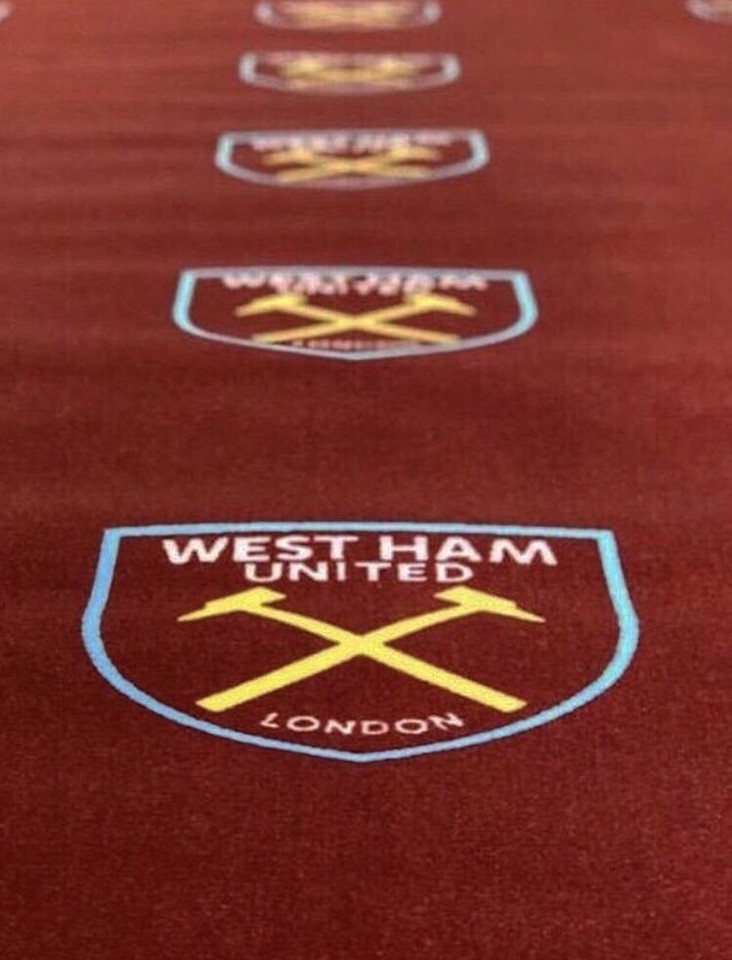 FootyCarpets's tweet photo. West Ham carpet from £19.99 ⚒

Take a look 👀 https://t.co/ZWFLzDw7LM

#COYI #WestHam https://t.co/jzABbcmmPR