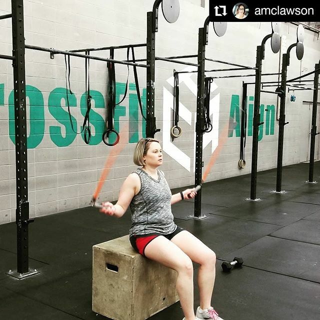 💪😎
#Repost @amclawson
• • • • • •
Bragging on Mindy for a minute. She is on a movement restriction of no legs at the moment but she isn't letting that stop her from moving and getting her fitness on! 
If you have a movement restriction don't let … ift.tt/2VZsnDj