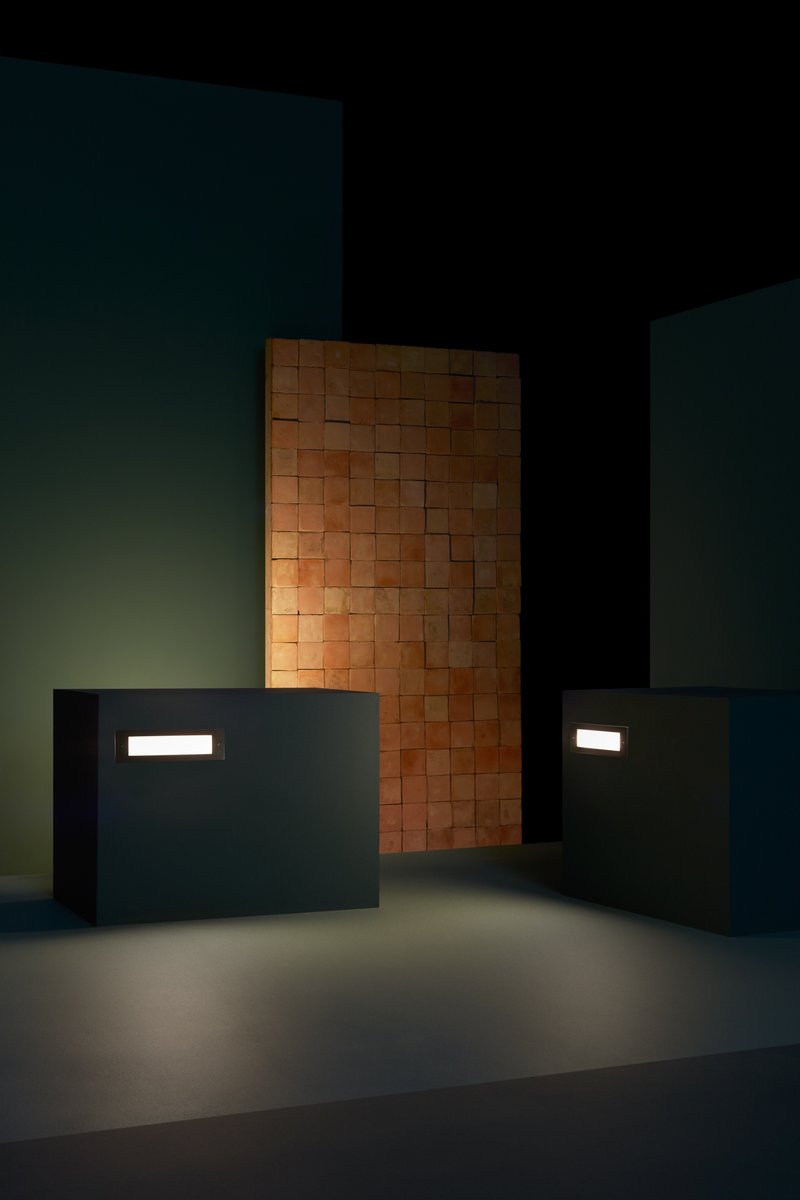 The high-power recessed wall lights, #Micenas LED Pro, light up large areas from the walls.

Los apliques empotrados de alta potencia Micenas LED Pro iluminan grandes áreas desde las paredes.

#LEDSC4 #lighting #iluminación