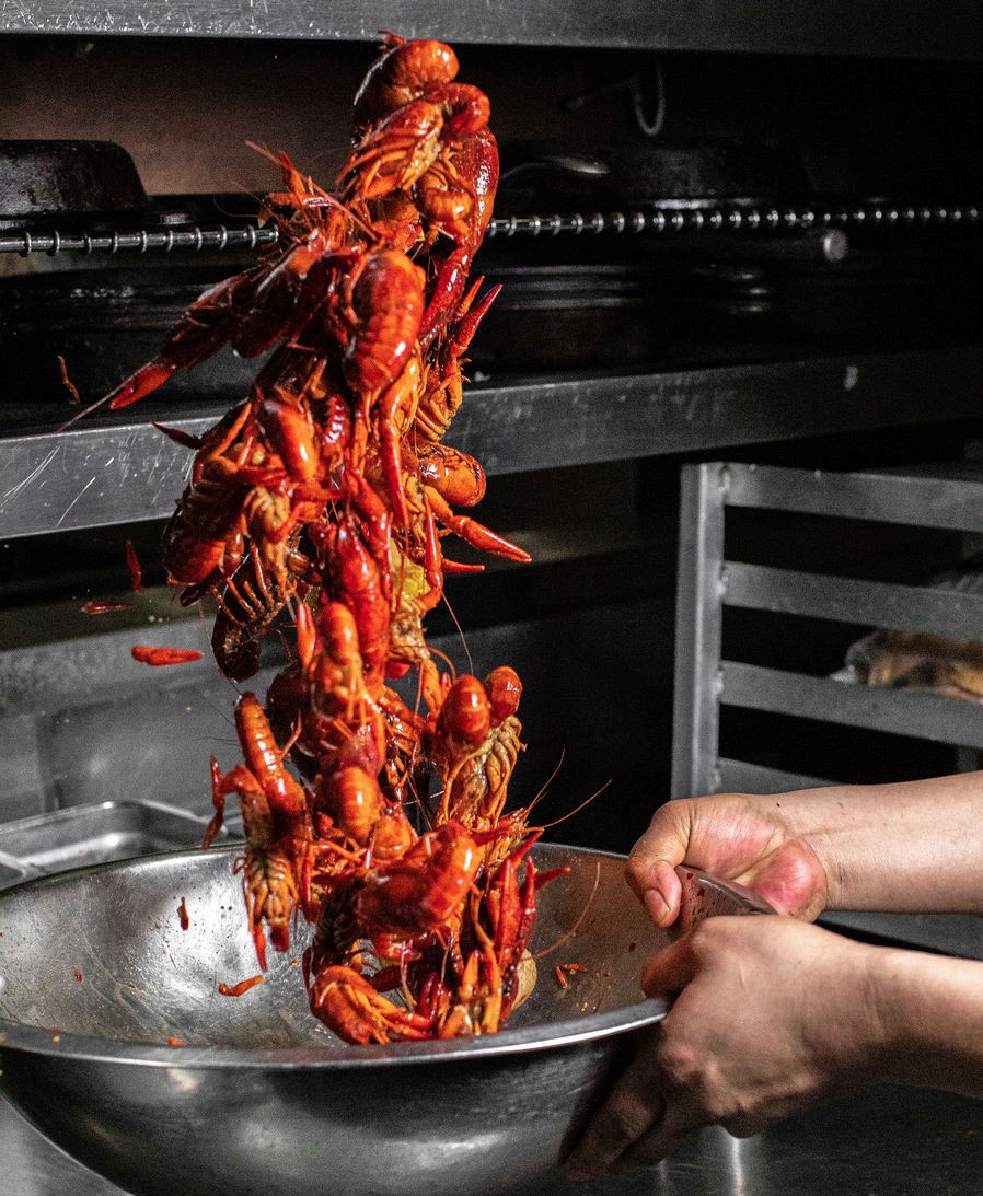 Razzoos_Cajun's tweet photo. Can you handle Razzoo's Firemouth Crawfish?
We dare you to try.
.
.
.
.
#crawfish #cajunfood #cajun #razzooscajun #crawdads #razzooscrawfish #mudbugs #firemouth #spicy #fire #flavor #houston #dfweats #eatfortworth #crayfish #cajuncountry #realcajun #eatme #pinchthetail #eatit https://t.co/SXiTSpXvV6