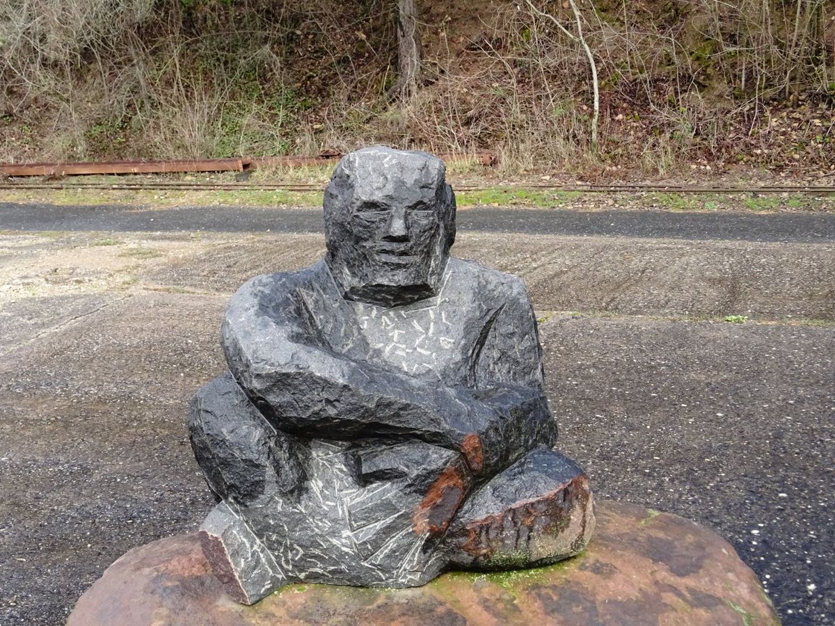 GeoGebweiler's tweet photo. Steinskulpturen #SteinbruchLeferenz bei Dossenheim https://t.co/V2DtuI4Cp1