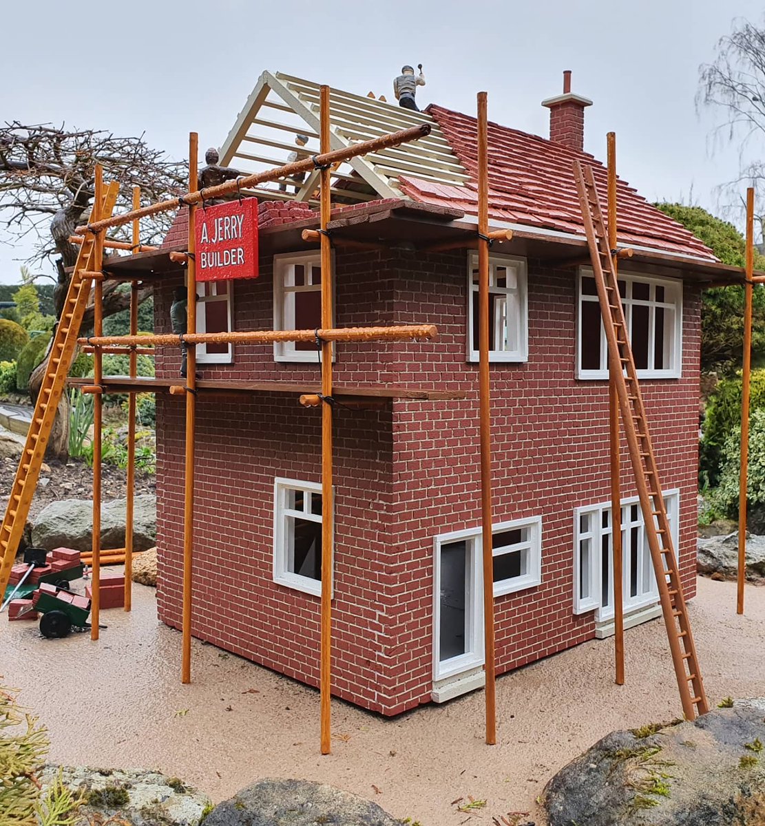 bekonscot's tweet image. Anyone remember A. Jerry Builder? His last project was demolished to make way for a brush factory but he is now back and building a new house!
#Beaconsfield #building #jerrybuilt