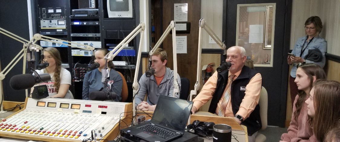 cjmarczak's tweet photo. Listen in this weekend to https://t.co/x6W2Lb1rpX and hear the GREAT things happening at @sfuswildcats! #growmaury @friends_fe @Parents4MCPS https://t.co/pNLwYTOvYh