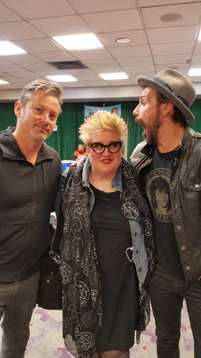 KimMerville's tweet photo. Hangin' with #LegendsOfTomorrow's own #Constantine @MattRyanReal &amp; his friend Mark Jules Wright at #Pensacon2020. Thanks Again, Gentlemen, Always Great to See You Both!😘
#Hellblazer
#JohnConstantine🇬🇧👔🧥🚬
#ConstantineCityOfDemons
#JLDApokolipsWar
#AssassinsCreedBlackFlag https://t.co/MN4oyG627G