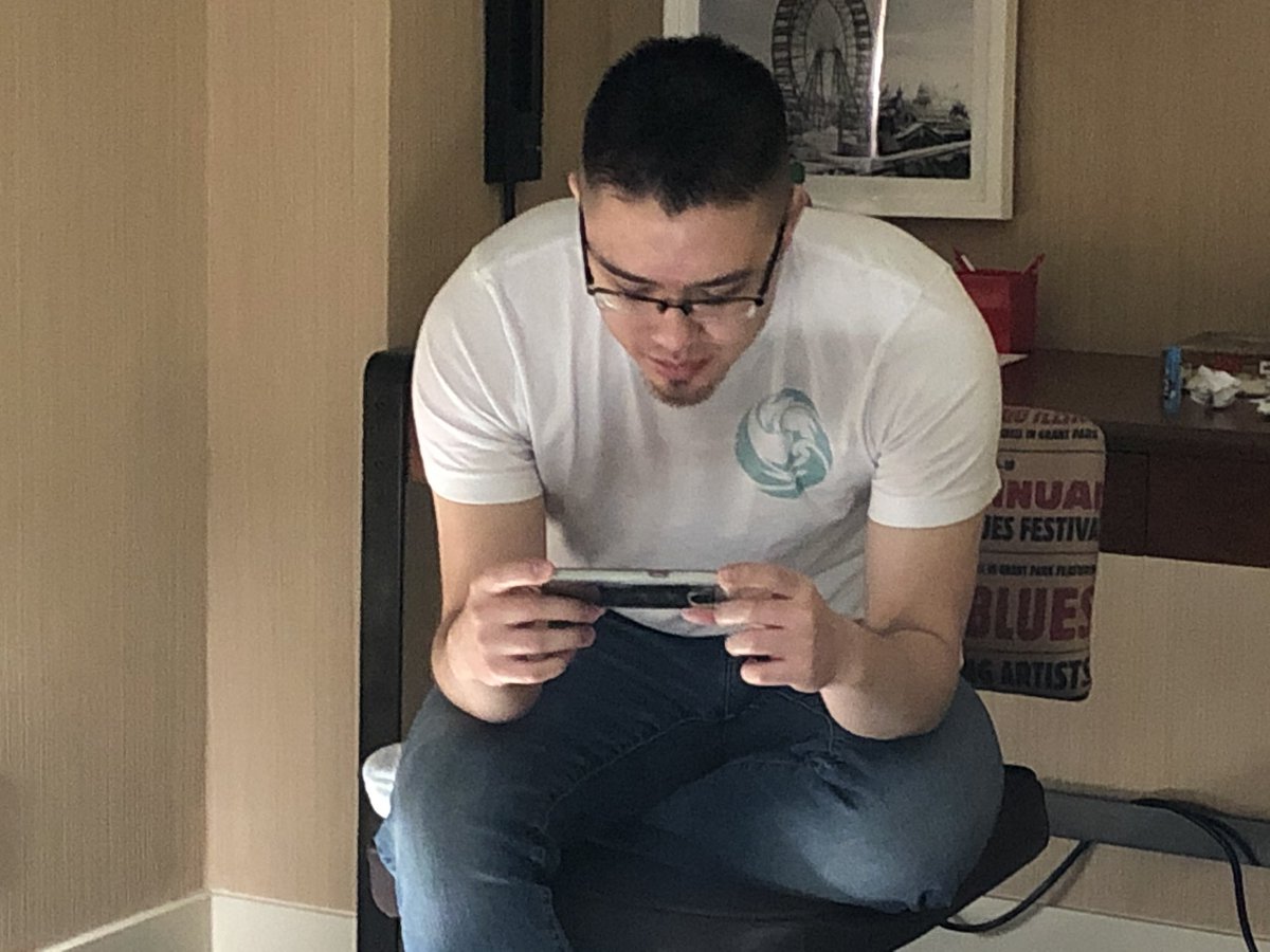 BiohazardCMNDR's tweet image. Came all the way to Chicago to watch finals like this #FinalKombat