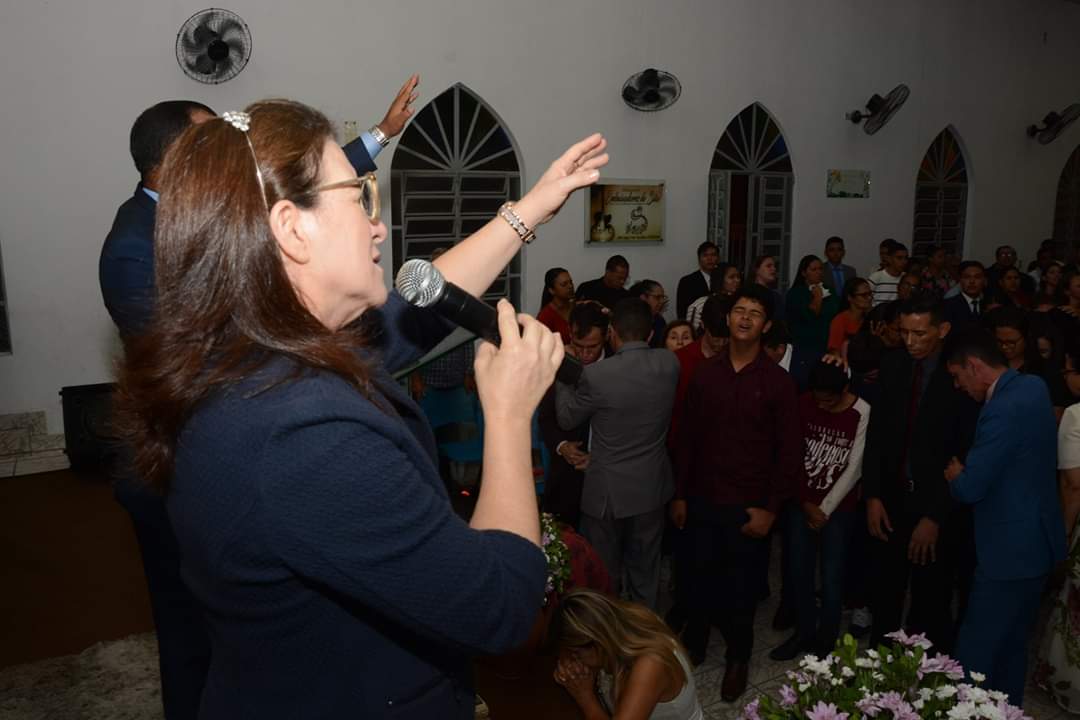 elia_oliveira's tweet photo. 15° Congresso de Jovens da IEADPE Vertentes/PE, foi glorioso sentir de perto a presença de Deus, Glória a Deus por tudo. 
Obrigada Pr. Gilberto Batista pela honra do convite.UMADEV e toda coordenação parabéns, Deus abençoe sempre amados.#EliãOliveira #ieadpeoficial https://t.co/ISsohVVbo9