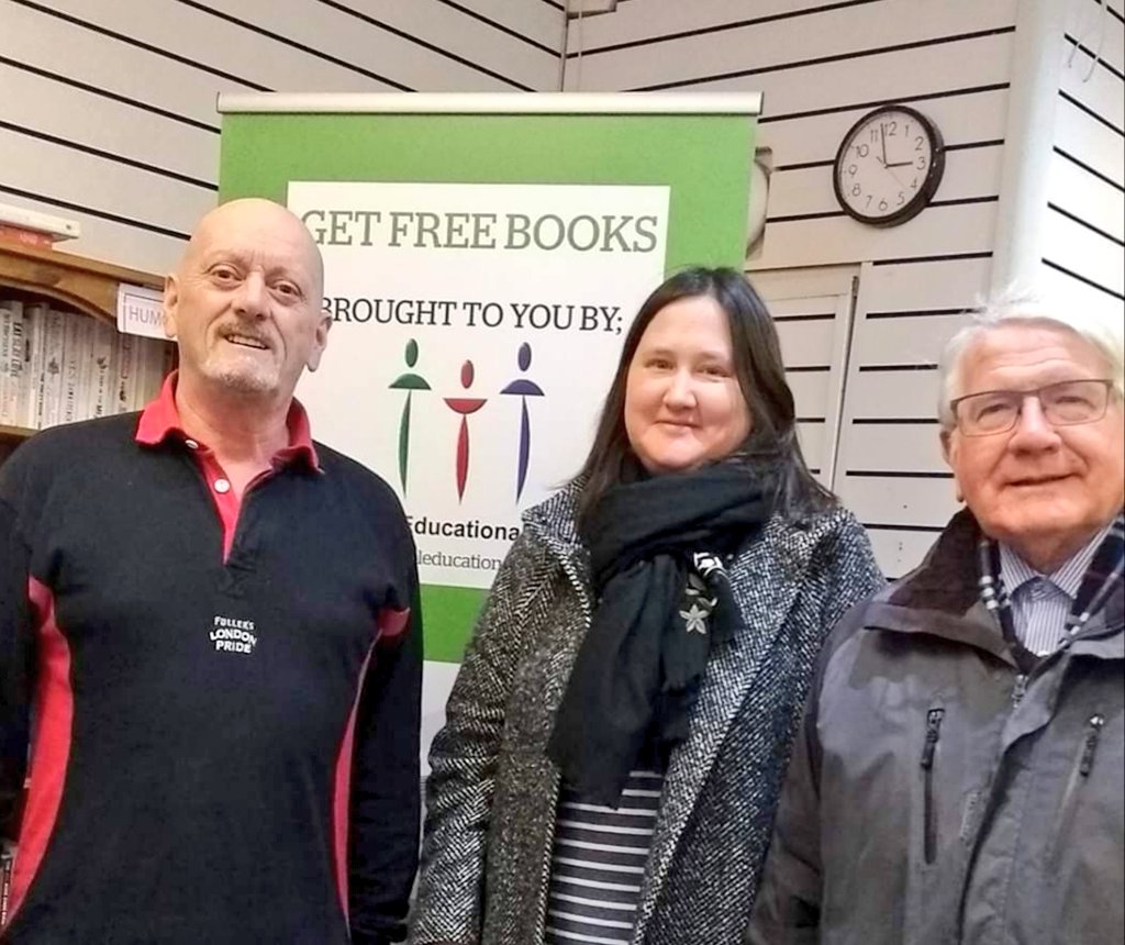LizALPatel's tweet photo. The Square looking very smart today. Great to see Alan at the Free Bookshop and we had our first visit to @groceriesbeer. A good vibe, definitely @weareopensale https://t.co/mV1MaiJuRt