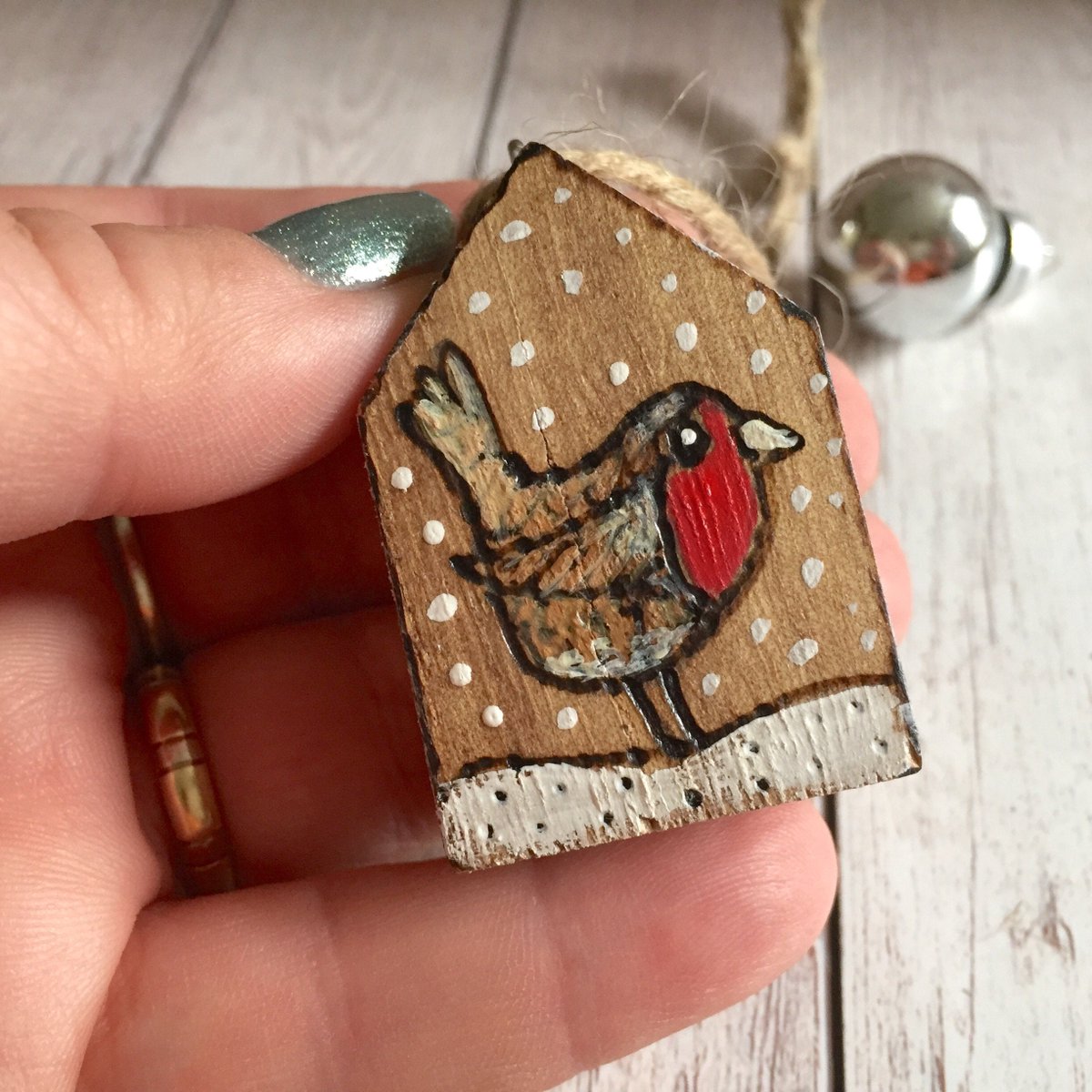 buck_lj's tweet image. Personalised Christmas Decoration - Robin Decoration - Custom Christmas Ornament - Wood Holiday Decor - Wooden Ornaments - Rustic Christmas. tuppu.net/b6af6b10 #Etsy #Slumbermonkey #CustomHoliday