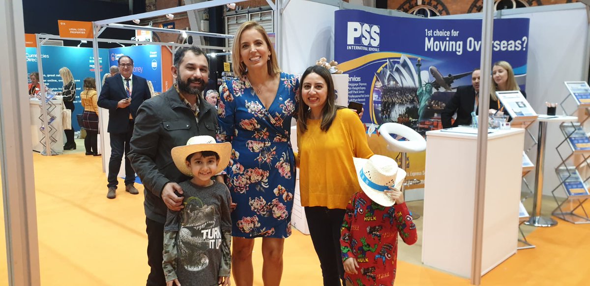 Amazing to meet this sunny legend of a lady <a href="/Jasmineharman/">Jasmine Harman</a> at <a href="/aplaceinthesun/">A Place in the Sun</a> live today!! Great to get some #inspiration for future #lifegoals 😊🤞🏼🧡