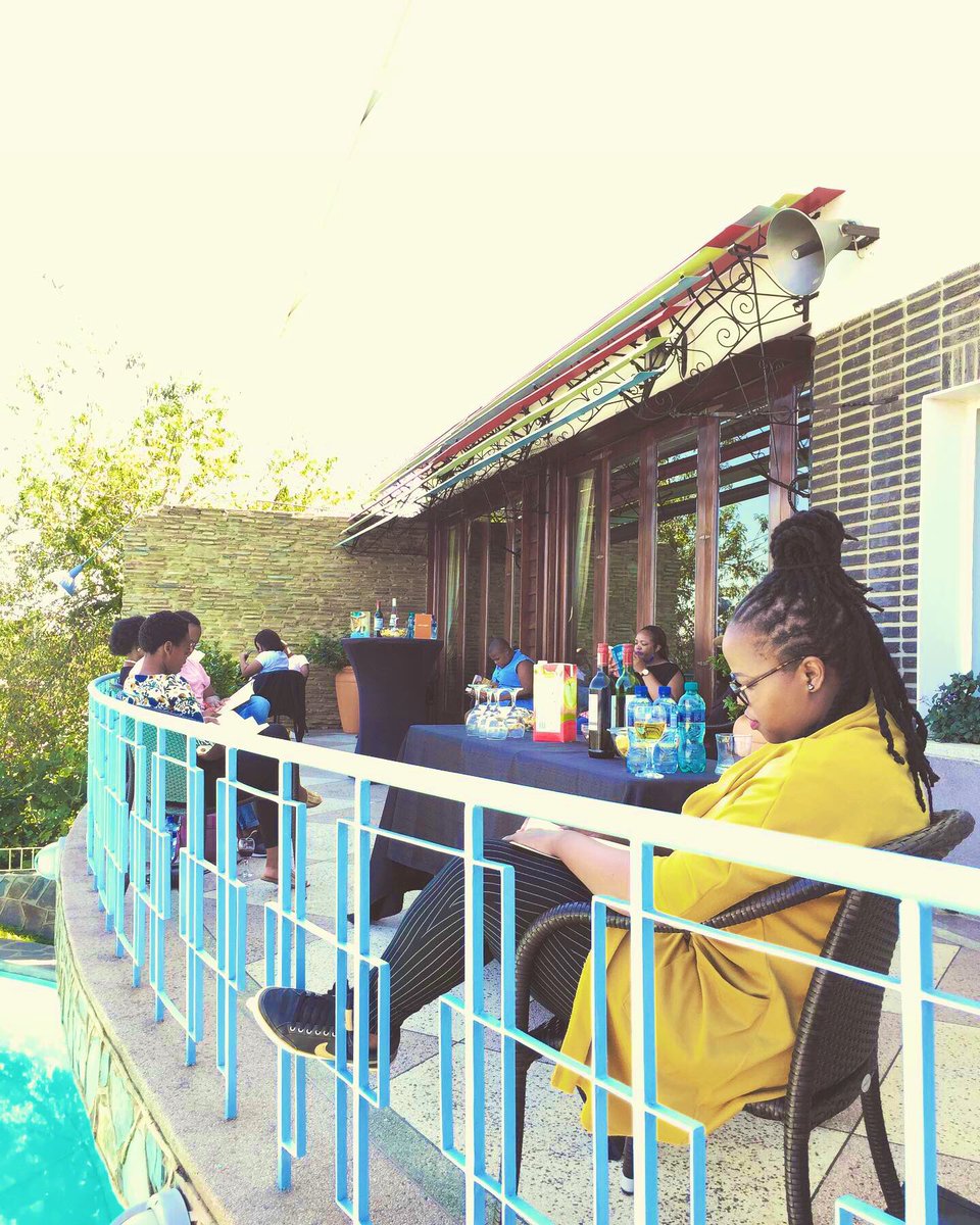MsNicci_'s tweet photo. Today people were sharing on how #ReadingDates are helping them in their process of healing ππ½
#MarchReadingDate
#ReadingDateWithRefilwe
#JoburgReadingDate https://t.co/UlrbdDdIFv