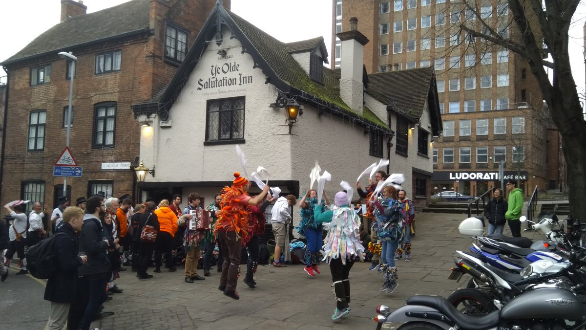 RagMorris's tweet photo. One pub, two #IVFDF Morris Tours.
Rag with Bath City Morris at IVFDF 1983, and again at @2020Ivfdf, at Ye Olde Salutation Inn, #Nottingham. https://t.co/bQzLA7oqeg