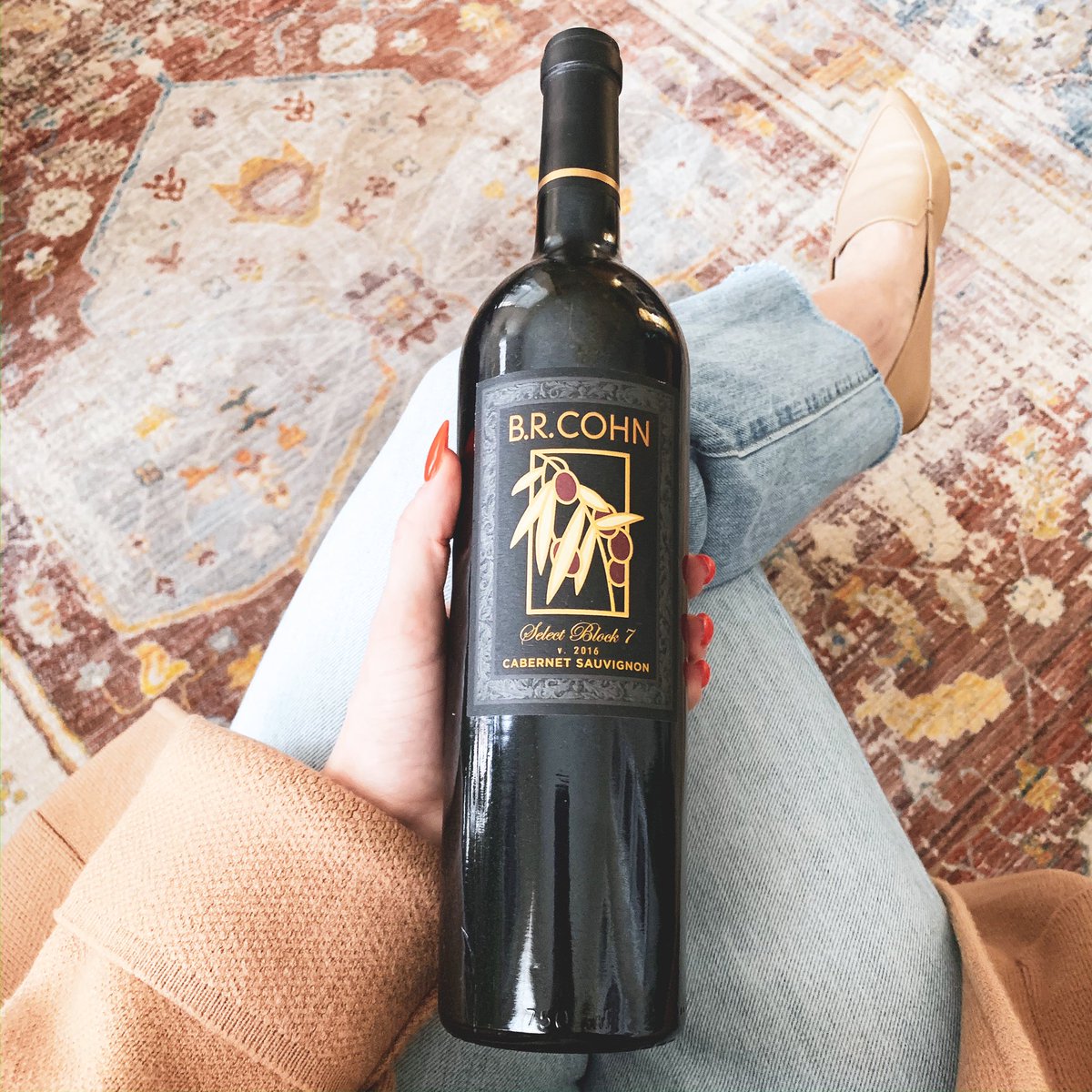 Wine lovers, unite!🍷
ON THE BLOG: “New Year, Same Wine” speaks to my current favorite wines, why we love being apart of a wine club and if that commitment makes sense for you! 
Check it out via the link in bio 💯