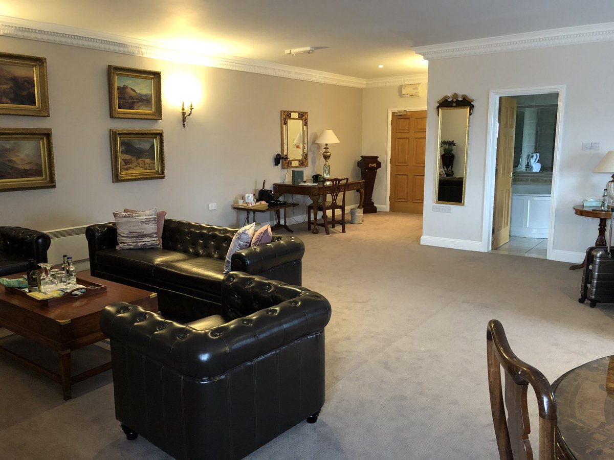 Gbraithwaite_'s tweet photo. @WhittleburyPark so excited to relax and be spoilt. So far, so excited! https://t.co/x0EI0agbTZ