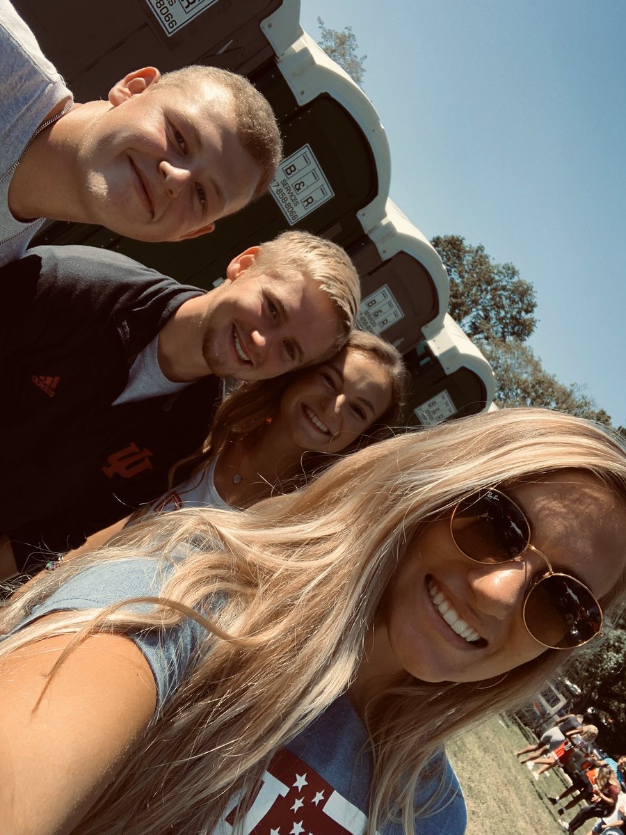 nicolee_haley's tweet photo. Happy freakin birthday Josh! can’t wait for mexico 🥳🥳 https://t.co/l7iNbvLeeW