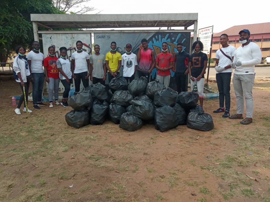 ploggingnigeria's tweet photo. Our 16th club was successfully launched today at the Federal University of Technology, Owerri, Imo State. @FUTO_Official
#PloggingClubFUTO
#PloggingNigeria
#WeKeepFitToKeepClean
#FitPeopleInCleanCommunities https://t.co/9lBJpHiIhv