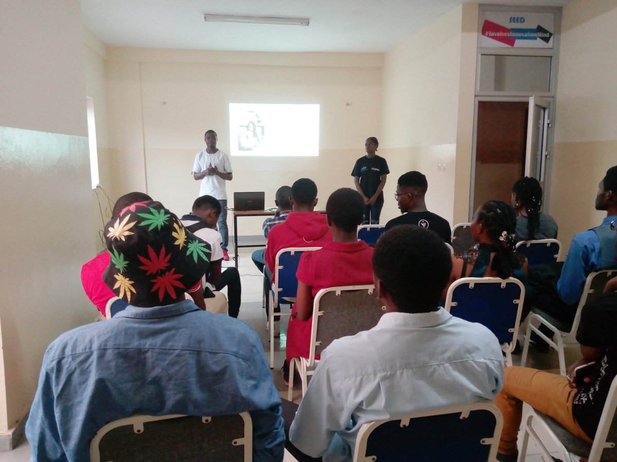 sorellekana's tweet image. C&apos;est quoi le #XCodePath ? 
Merci à @Kengza_GK et @krawist pour cette belle présentation. 

En quelques mots, il s&apos;agit d&apos;une formation autodidacte orienté où les participants apprennent d&apos;eux même, mais en plus bénéficient de l&apos;assistance de plusieurs mentors expérimentés.