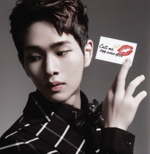 5. JINKI-im so sorry for what im about to say we all know jinki is the cutest person in the world-his stripes are SO far apart they look like instructional lines for chopping carrots in cooking mama-why did he bring sketchers to a formal event-he deserves better