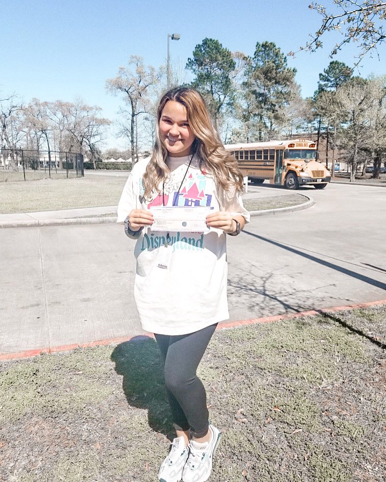 AHSClass_of2021's tweet photo. CONGRATS to our Top Seller, Renley Poche! She earned herself the $100 check from USA Fundraisers!!! Thank you for selling! @HumbleISD_AHS #classof2021 #ahsclassof2021 #GoEagles https://t.co/bJueJ0j6wE