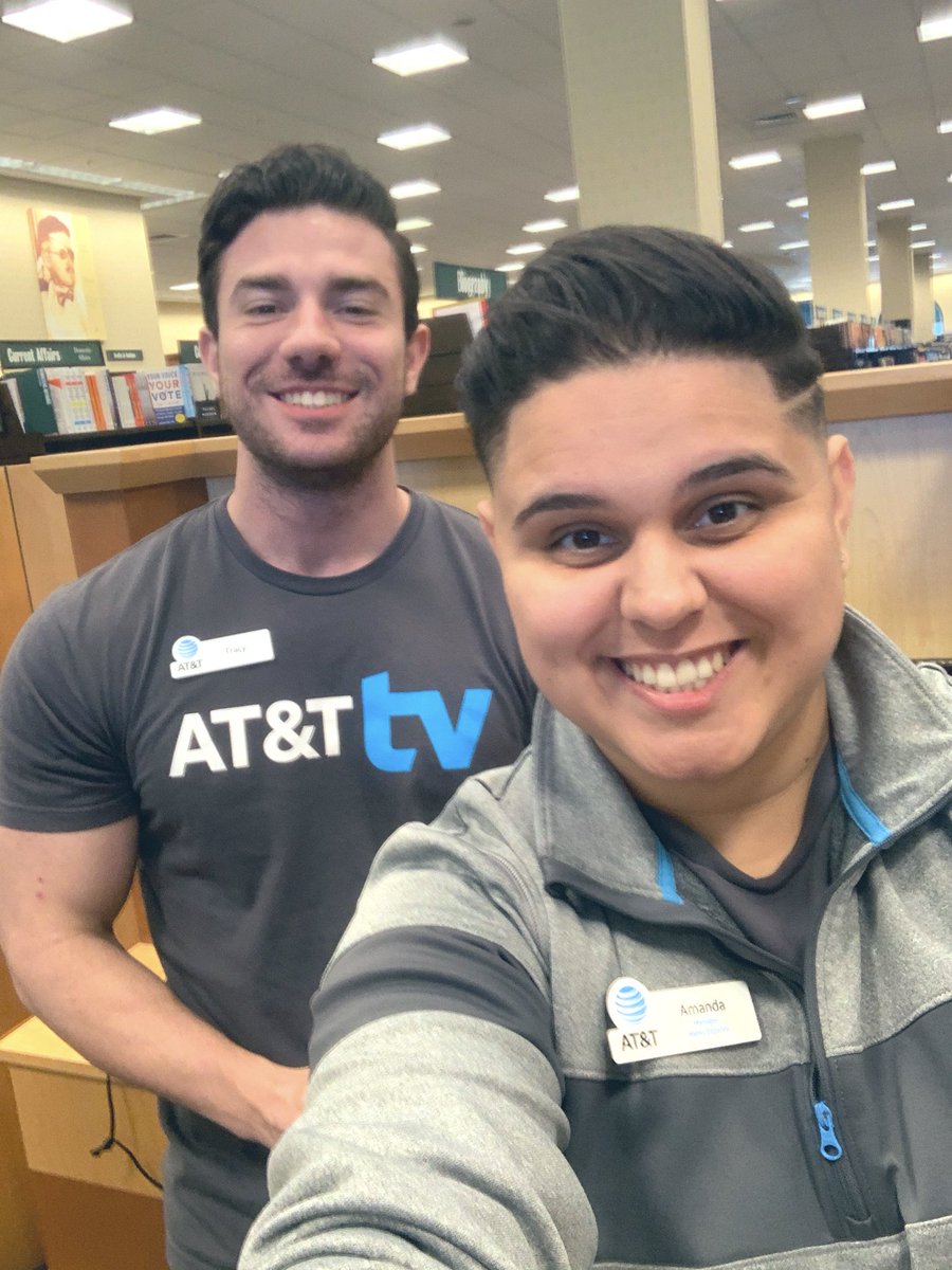 Amanda_Rios_'s tweet photo. Started our morning off a little extra early today at a Signature Barnes &amp; Noble Event! #WinningLocal with two IPBB to start the day off! We are fired up!!!!! 🔥 🔥 #EliteforExtra #OneFla ☝🏼⛲️#FountainsofMiramar https://t.co/y8SGiGIwhP
