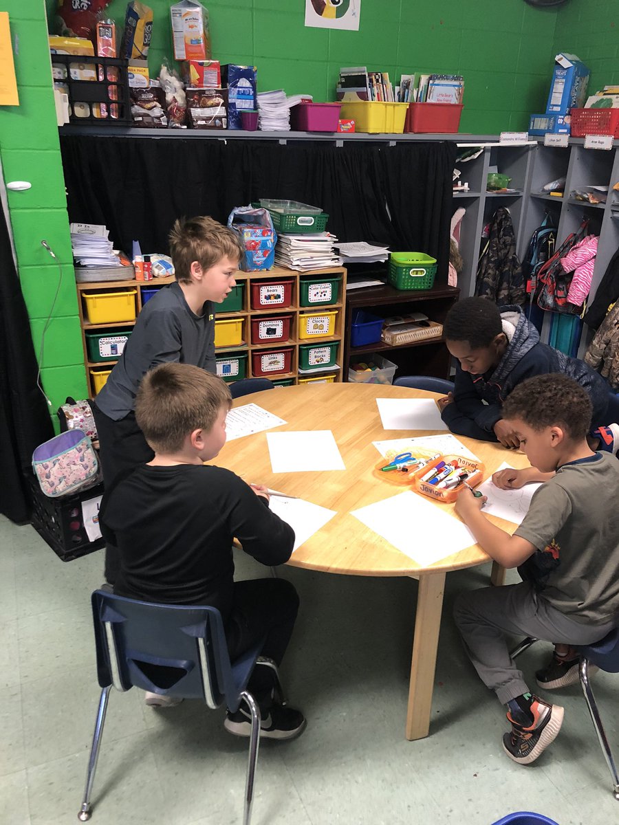 Valentine_3rdGr's tweet photo. Directed drawing fun with our kindergarten buddies! @McIntireElem https://t.co/1cJzHo6iA0