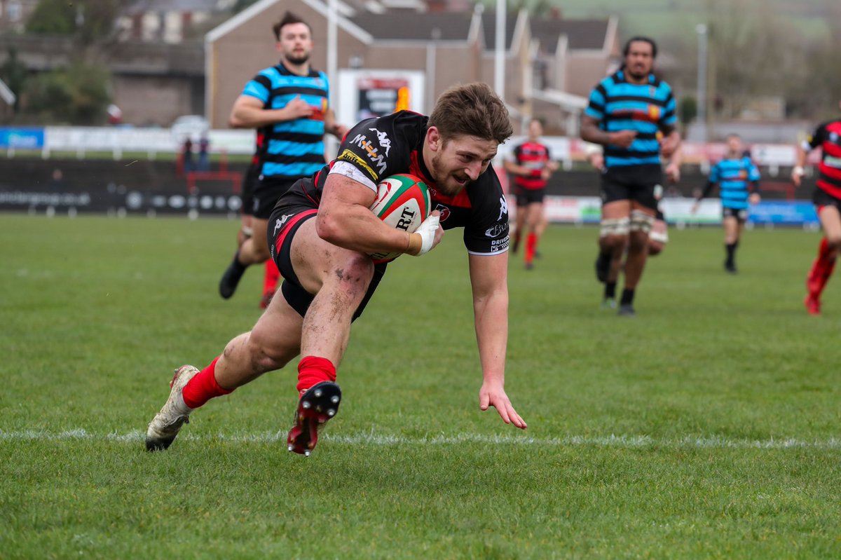 AberavonRugby's tweet photo. #Snap 📷 @RileySports captures the magic! Try scorers @ChaySmith109 and @GeraintJames1. https://t.co/qFgRL08njy