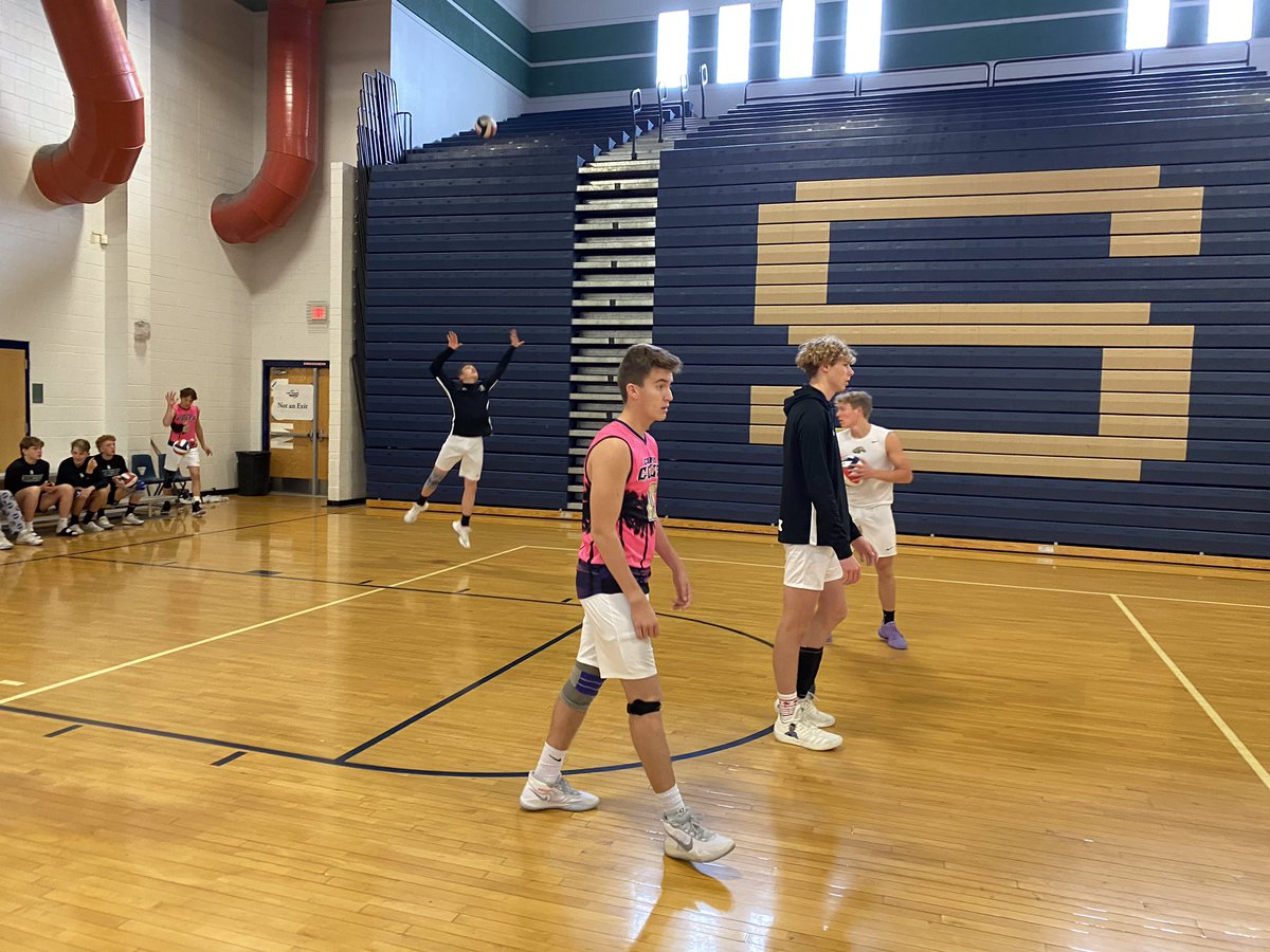 CasteelColtsVB's tweet photo. Casteel MVB starts the day @BoysLVI with a 25-16, 25-18 over Silverado, NV! We play Las Vegas HS at 10am. LET’S GO! 🌊🌴🏐🏐🏐 @CasteelAthletic @CUSDAthletics @CasteelColts @ https://t.co/JKwCydDWeq