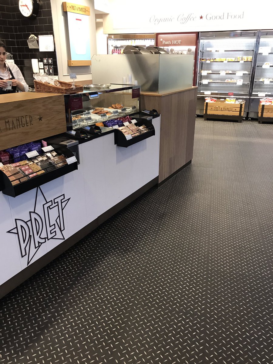 FletchtheRep's tweet photo. In @Pret #Worcester & good to see our @Polyflorltd #Expona #Design Black Treadplate 8122 #flooring @WorcesterHour https://t.co/7qEXmxTSHU