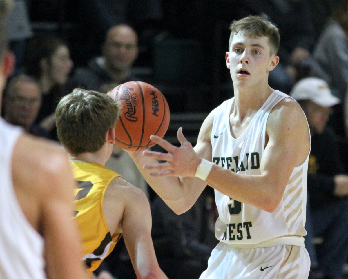 lenny_padilla's tweet photo. My Top 10 boys basketball players this season in the Holland area: Eli Steffen, Trip Riemersma, Ethan Alderink, Anders Rasmussen, Brandon Claerbaut, Jaxon Halbert, Carson Gulker, Nate Claerbaut, Blake Pedersen, Tanner Wiegerink. https://t.co/gDNvQRQzOM