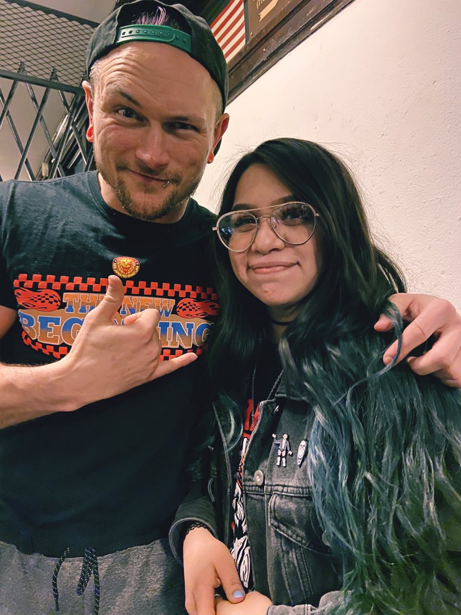 punkbynaturee's tweet photo. .@AlexZayne thank u so much for taking and then retaking a pic w me, sir. turns out both came out good ✌🏼
#LuckyPunks https://t.co/V0u77auHD9
