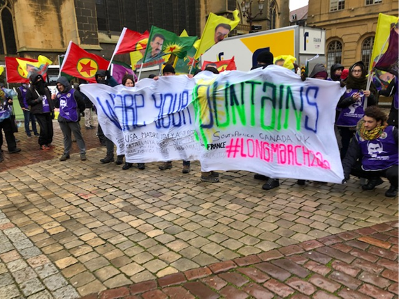 ReteKurdistan's tweet photo. #longmarch2020
Per la liberazione di Reber Apo e la difesa della rivoluzione delle donne
https://t.co/GNAo2i1UqK https://t.co/sFZT3uPguD