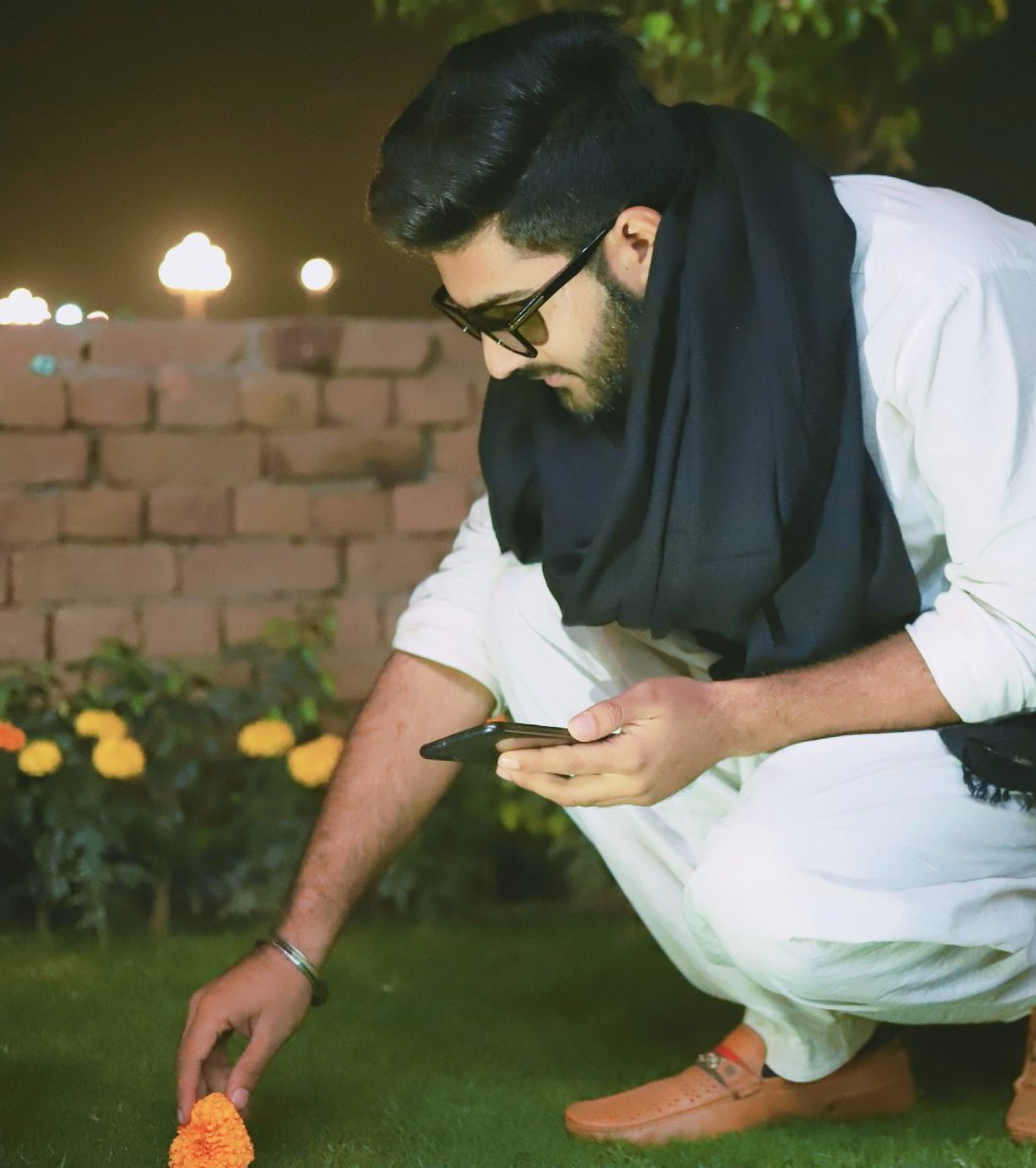 PrinceHaseebGu3's tweet photo. آپ ٹکرا کے معذرت نہ کریں
پھول لگنے سے کچھ نہیں ہوتا 🖤 https://t.co/ivhXJHMRH9