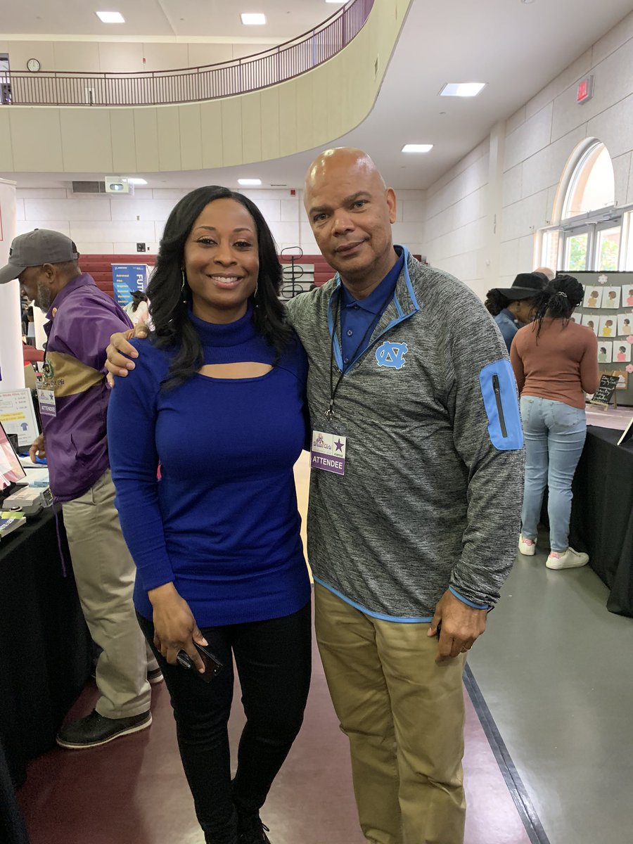 JeDallas's tweet photo. Enjoyed meeting the wonderful Aisha Tyler at the @DreamGirlsEvent! @E_B_Ellington https://t.co/kUWmLYWciC
