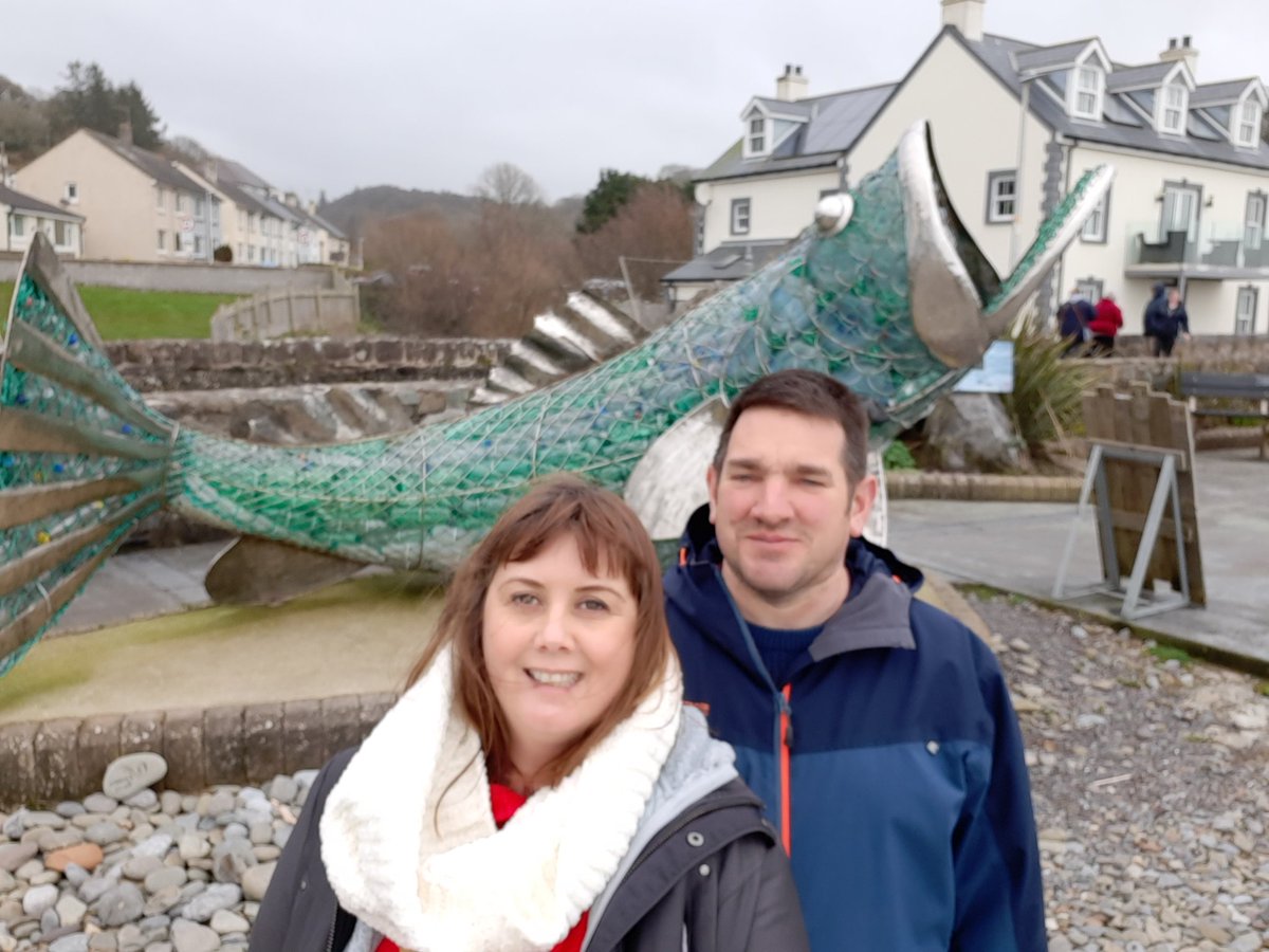 nadlock's tweet photo. #selfie with #Bertie at #Amroth #Pembroke supporting #CleanSeas https://t.co/dfVlx75Fws