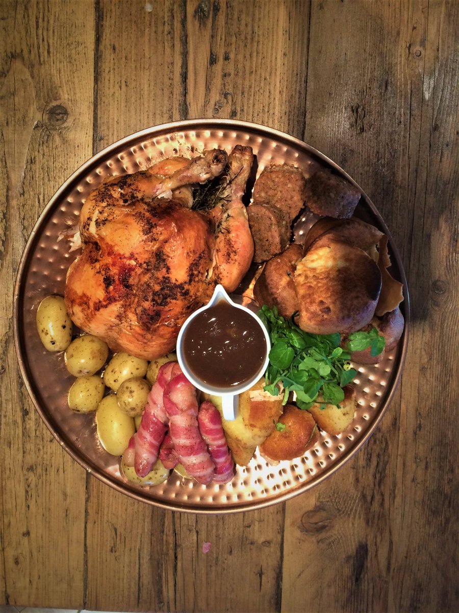 Planning a heavy one tonight? Dont worry, we got ya backs....... The ultimate Sunday hangover cure 👇 Sees y'all tomorrow
#roastdinner #hangovercure #foodofdreams #instafood #sundayvibes #sundayfunday #weekendvibes #chilltime #rocklodge #whitstable #kent