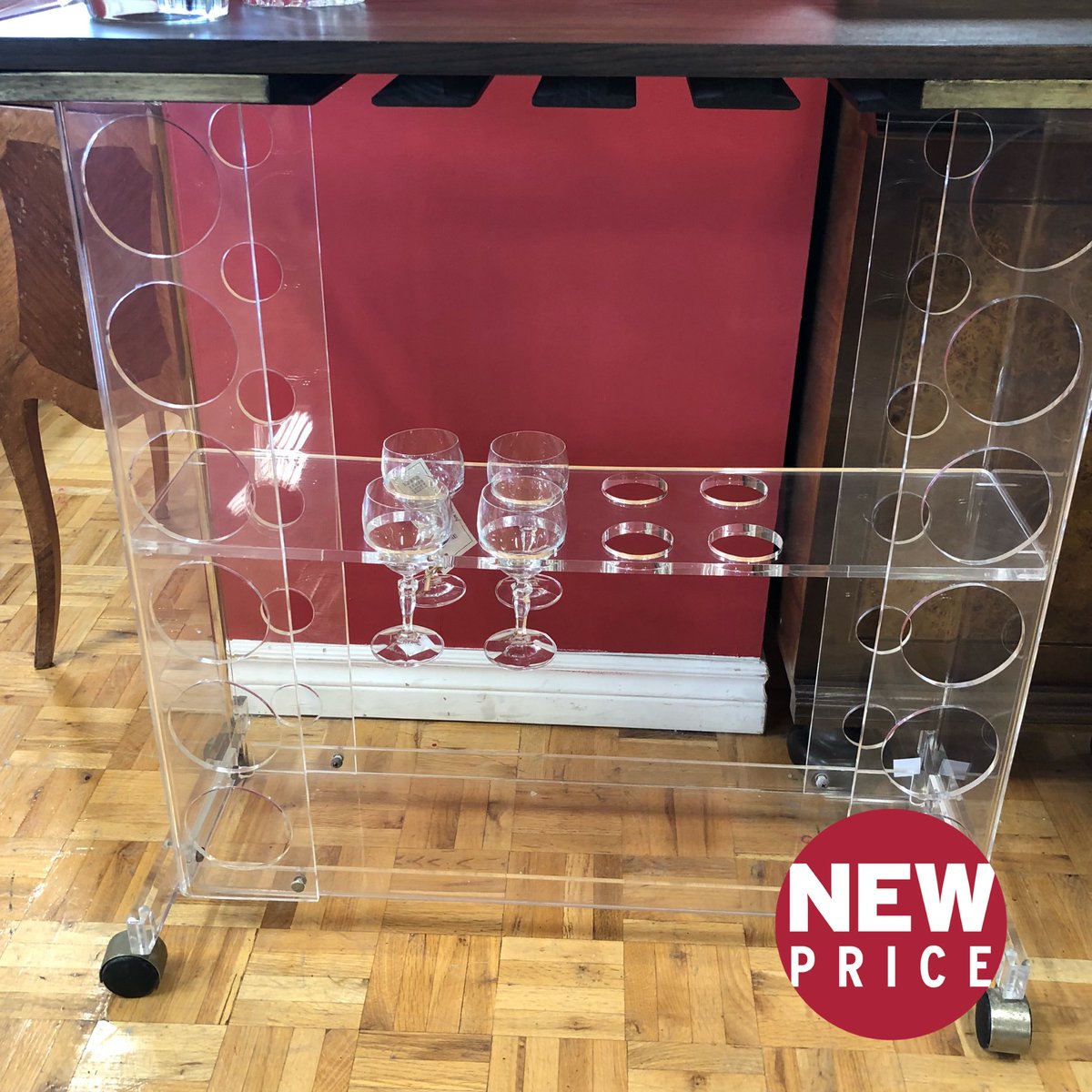 OfThingsPast's tweet photo. [ Price Reduction ]
Shopping consignment means every 30 days that an item has not sold the price is reduced. This barcart was $526 when it arrived andnis now $289.30! 
#loveconsignment https://t.co/JN8cgLJgyl