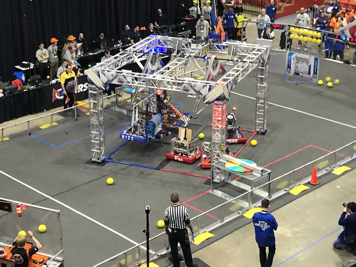 Back at it with hang! #MidwestRegional #FIRSTRobotics