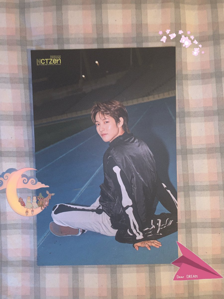 pixiernjun's tweet photo. RENJUN BIRTHDAY GIVEAWAY- worldwide 🌎
- 3 winners!
-all items official!
enter: 
-like + retweet
-bonus points: comment your fave renjun pic 
- Ends 23rd March ( Renjun’s birthday 💛) 
don’t need to be following but I like making friends :) https://t.co/NGtWLNKMGx
