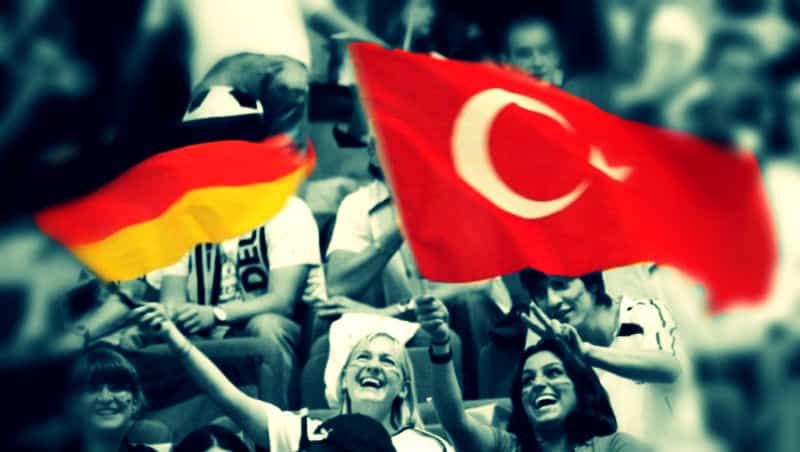 TDU_NRW's tweet photo. TDU-NRW 30 yıldır olduğu gibi bundan sonra da her zaman Türk toplumunun yanında olmaya devam ediyor. TDU-NRW Almanya'daki özellikle Türk iş insanları topluluğunun sorunlarını çözmede ilk başvurulacak makam konumunda. 
#tdu #nrw #tdunrw #almanyatürkleri #almanyadakitürkler https://t.co/xTxiPOJ3y8