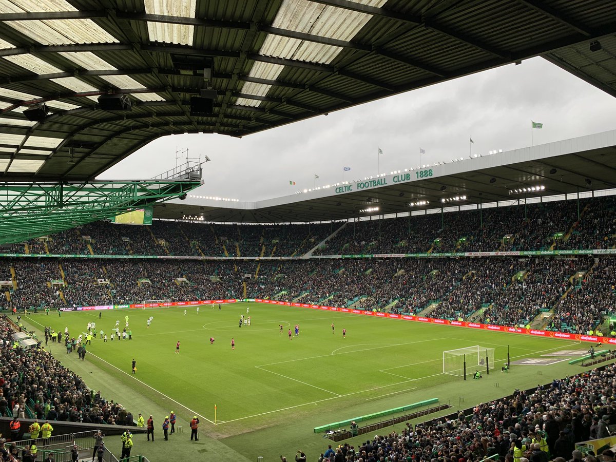 AMOS__London's tweet photo. Game day at the #CelticPark ⚽️

Our students had an incredible time cheering for the @CelticFC!

#AMOSLondon #studytrip https://t.co/W9MIH9qL7p