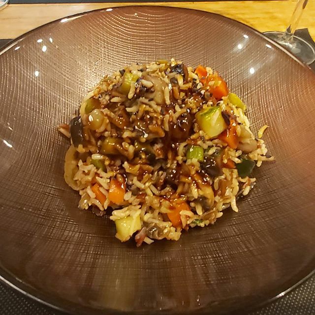 Wok d' arros amb verdures i salsa teriyaki #gastronomiamolins #restaurant ##wok #fusion #tastaelbaixllobregat