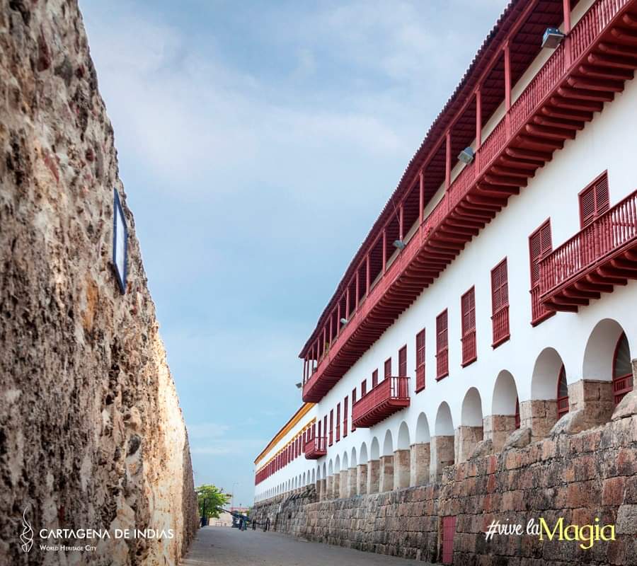 Cada rincón del Centro Historio nos brinda su magia y permite que nos enamoremos día a día de La Heroica. Ven y descúbrela.

#ViveLaMagia #LiveTheMagic #Cartagena #Colombia #Travel #Viajes #traveling #travelblogger #fotografia #paisajes #arte #traveler #viajerosporelmundo